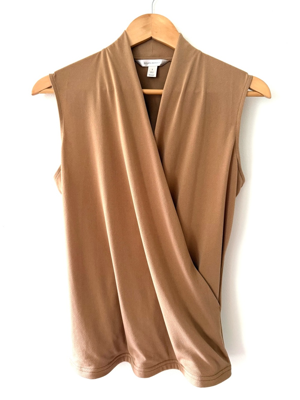 Banana Republic Afternoon Latte Crepe Wrap Top S Corporate Chic Minimalist Work - Picture 3 of 14
